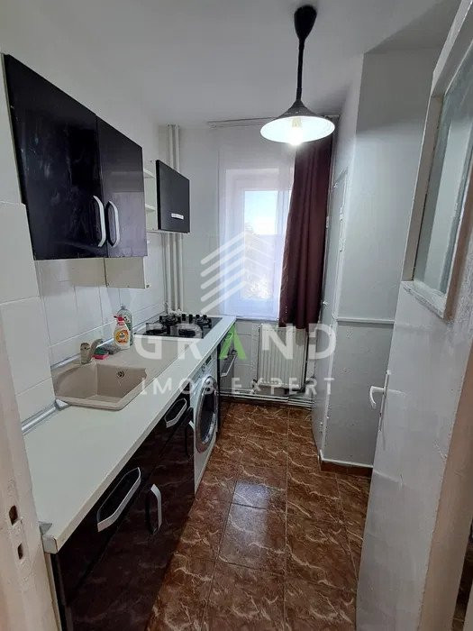 Ap 2 camere DECOMANDAT, PARCARE, zona Gruia