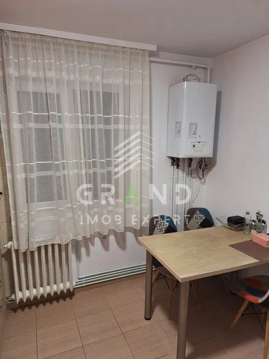 OPORTUNITATE! Ap 3 camere, BALCON, zona Manastur/Primaverii