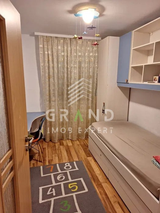 OPORTUNITATE! Ap 3 camere, BALCON, zona Manastur/Primaverii