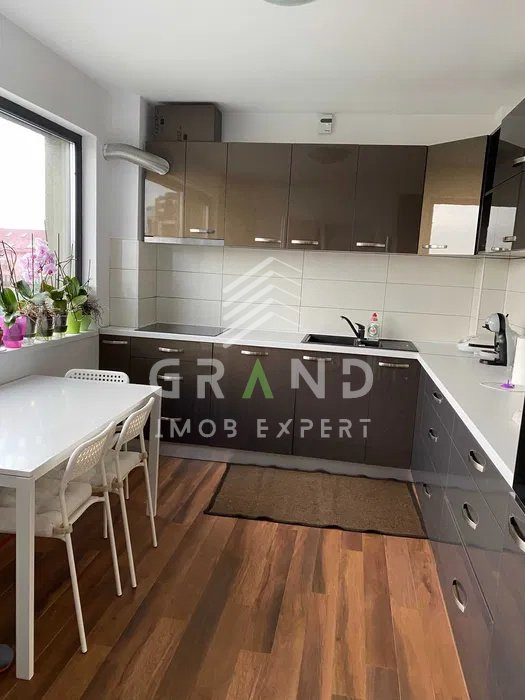 PRIMA INCHIRIERE! Ap 3 camere LUX, 2 BALCOANE, PARCARE, zona Buna Ziua