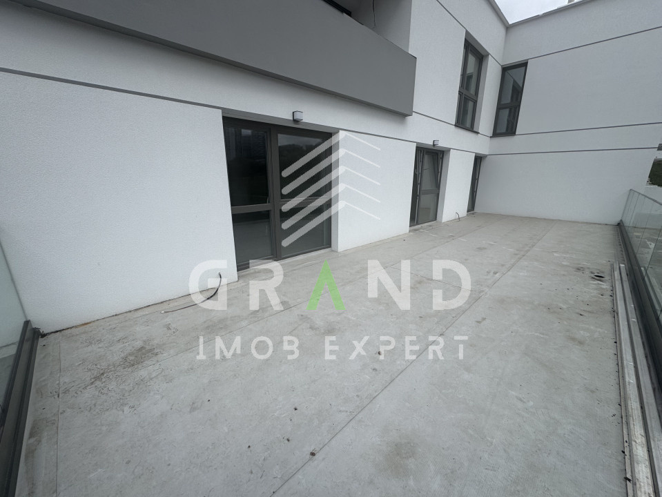 Apartament exclusivist 3 camere-terasa uriasa si panorama de vis!