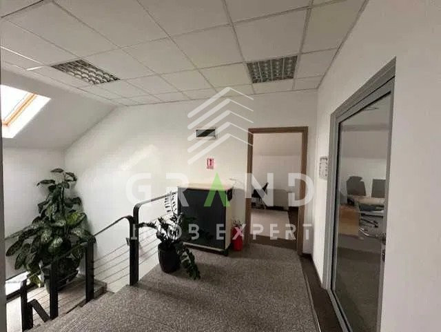 SPATIU BIROU! 3 INCAPERI, PARCARE, zona Andrei Muresan