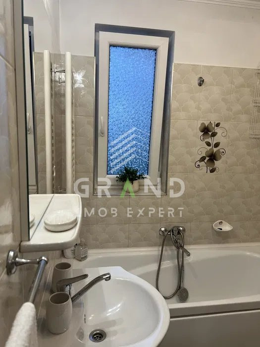 Ap 2 camere, RENOVAT, zona Calea Baciului