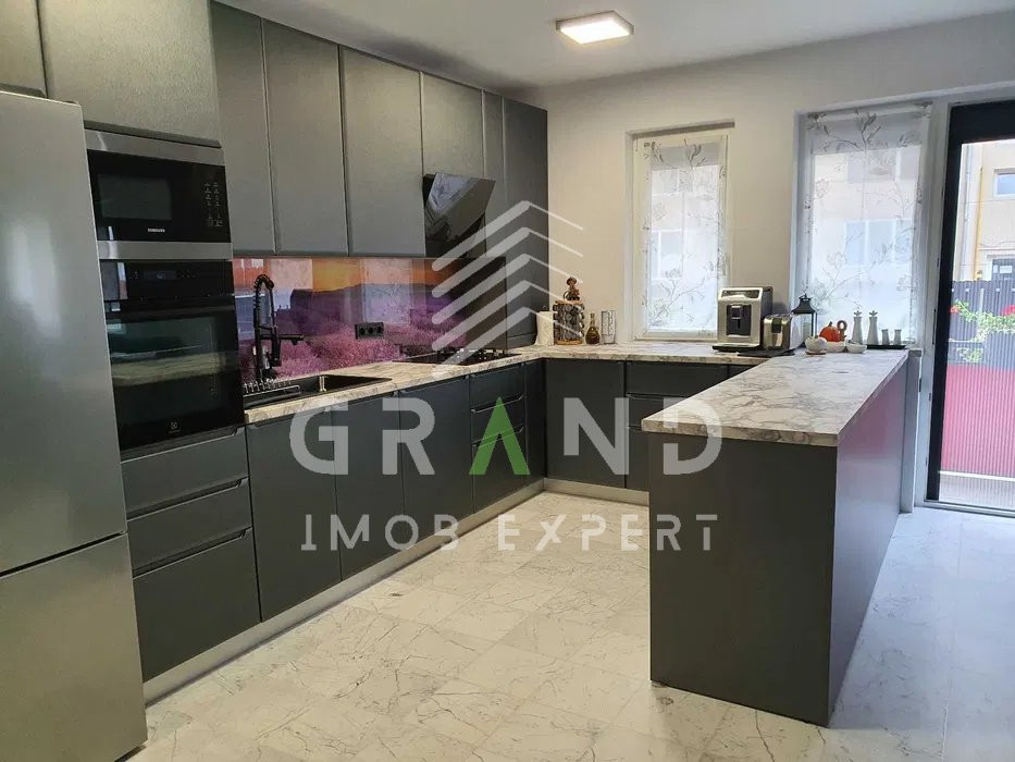 Locuință ultrafinisata la cheie: 3 camere, grădină și 2 parcări in Florești,CJ