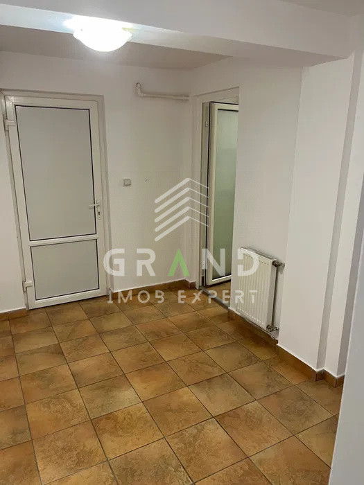Apartament 1 camera DECOMANDAT, PARCARE, zona Fagului