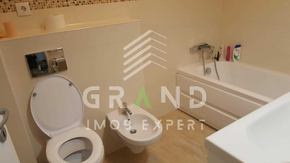 Ap 3 camere | 70 mp | Balcon | Semicentral/str. Ploiești 