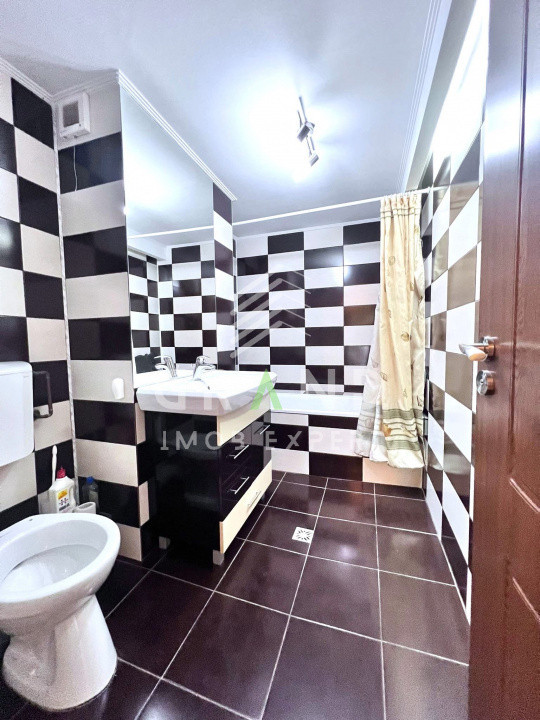 OPORTUNITATE!AP 3 CAMERE,2 BALCOANE,PARCARE,ZONA BACIU/PETROM