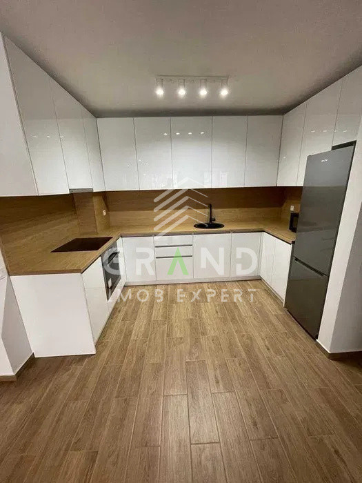 Ap 2 camere, BALCON, PARCARE, zona Buna Ziua