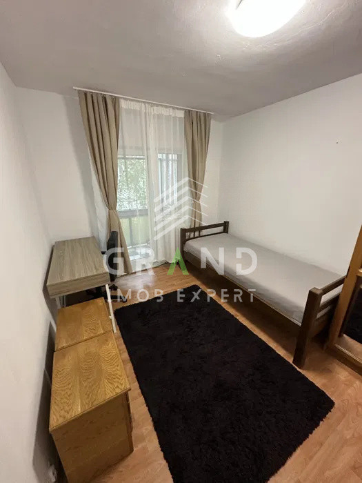 Ap 3 camere, 2 BALCOANE , zona Garii