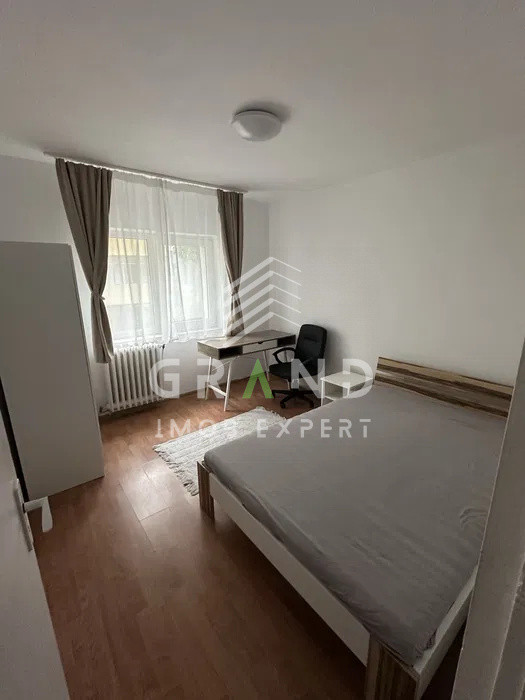 Ap 3 camere, 2 BALCOANE , zona Garii