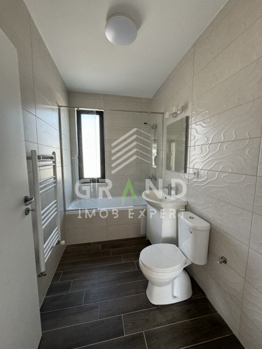 TOTUL NOU!Casa individuala,4 camere,3 BAI,TERASA,GARAJ,zona Dezmir