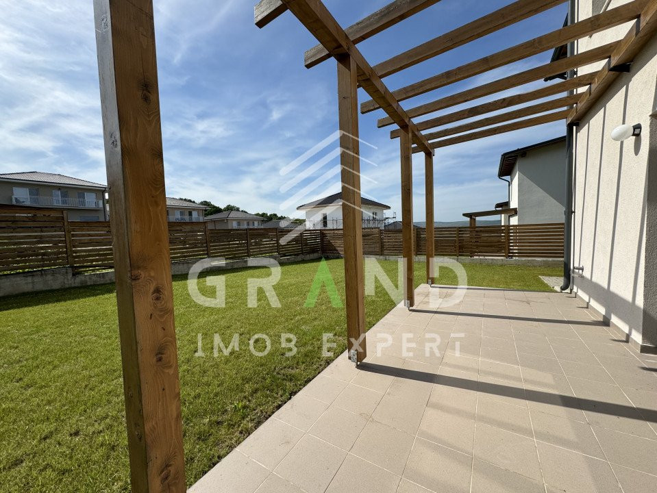 TOTUL NOU!Casa individuala,4 camere,3 BAI,TERASA,GARAJ,zona Dezmir