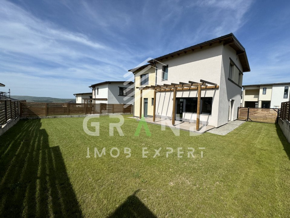 TOTUL NOU!Casa individuala,4 camere,3 BAI,TERASA,GARAJ,zona Dezmir