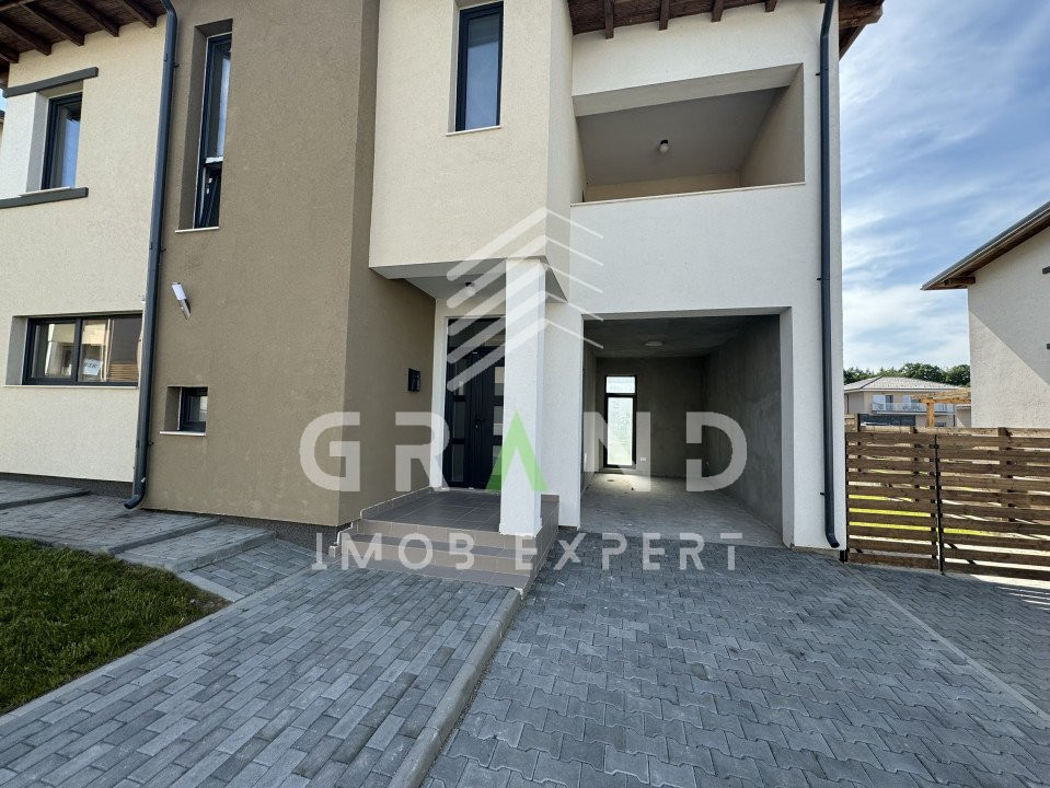 TOTUL NOU!Casa individuala,4 camere,3 BAI,TERASA,GARAJ,zona Dezmir