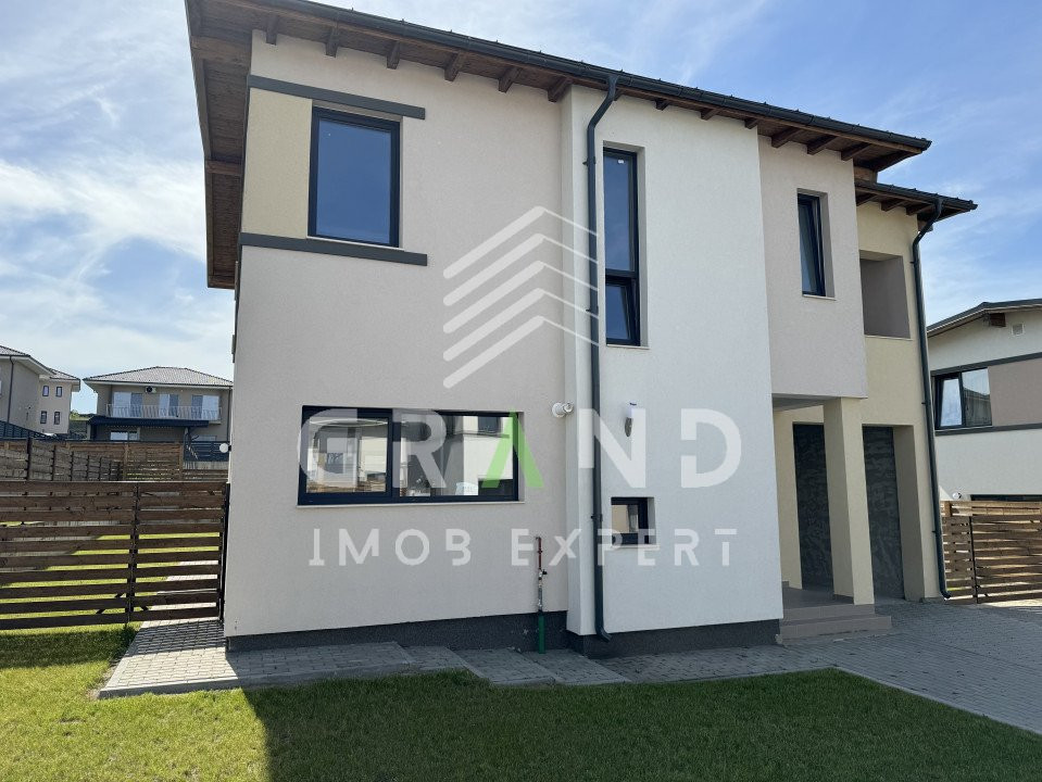 TOTUL NOU!Casa individuala,4 camere,3 BAI,TERASA,GARAJ,zona Dezmir