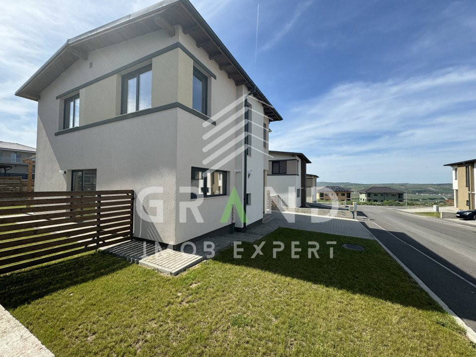 TOTUL NOU!Casa individuala,4 camere,3 BAI,TERASA,GARAJ,zona Dezmir