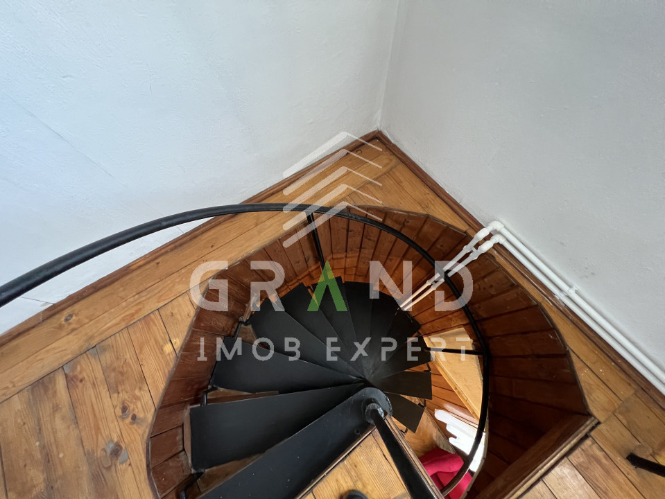 CASA/BIROU 110mp+CURTE 100mp,PARCARE,Zona Grigorescu/P-ta 14 iulie