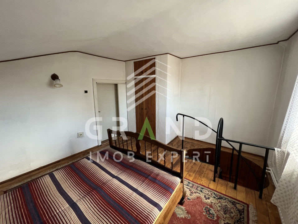 CASA/BIROU 110mp+CURTE 100mp,PARCARE,Zona Grigorescu/P-ta 14 iulie