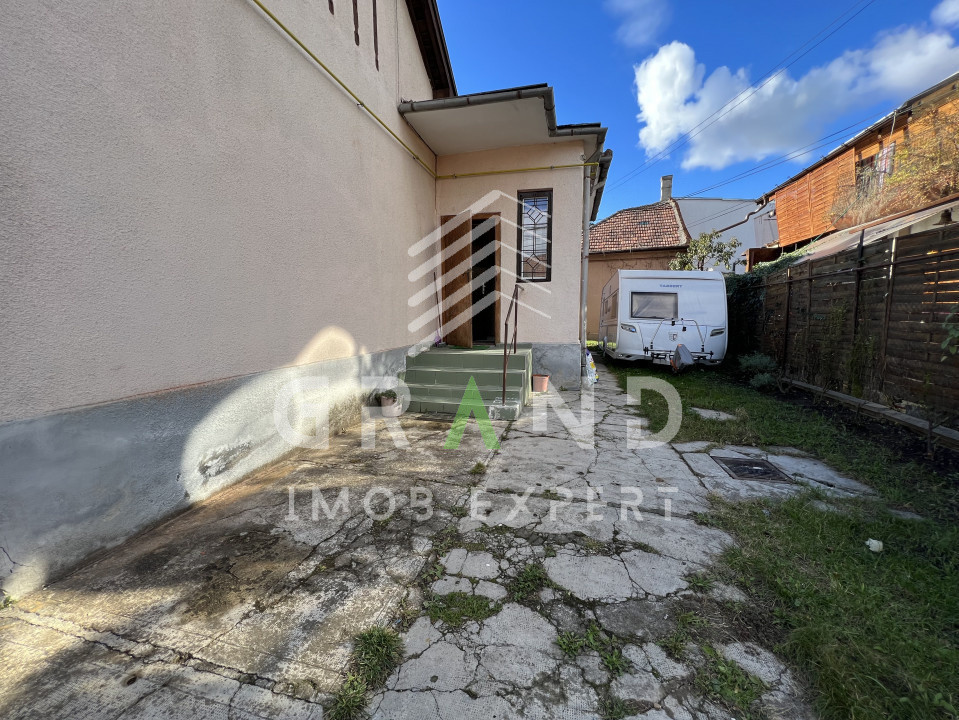 CASA/BIROU 110mp+CURTE 100mp,PARCARE,Zona Grigorescu/P-ta 14 iulie