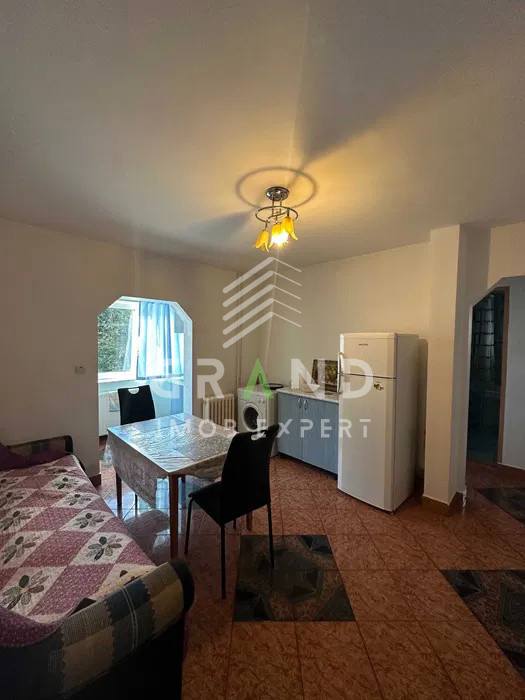 Ap 2 camere DECOMANDAT,zona Intre Lacuri