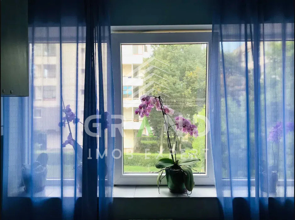 Ap 2 camere DECOMANDAT,zona Intre Lacuri