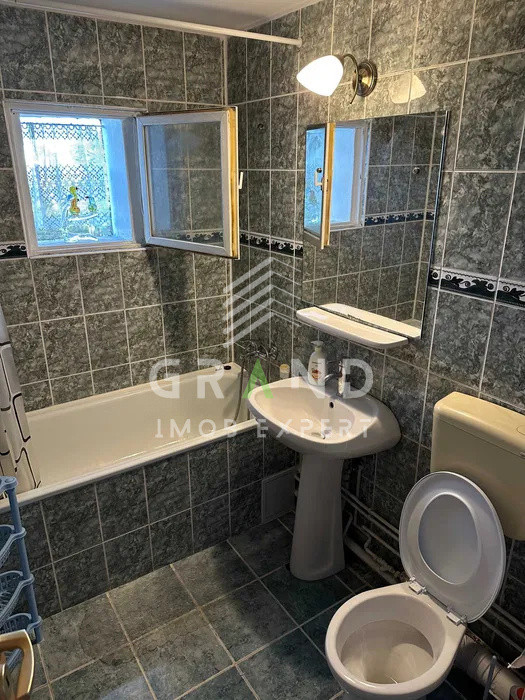 Ap 2 camere DECOMANDAT,zona Intre Lacuri