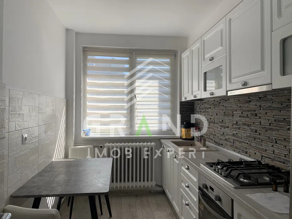 Ap 3 camere MODERN, BALCON, PARCARE, zona CENTRU/PARCUL CENTRAL