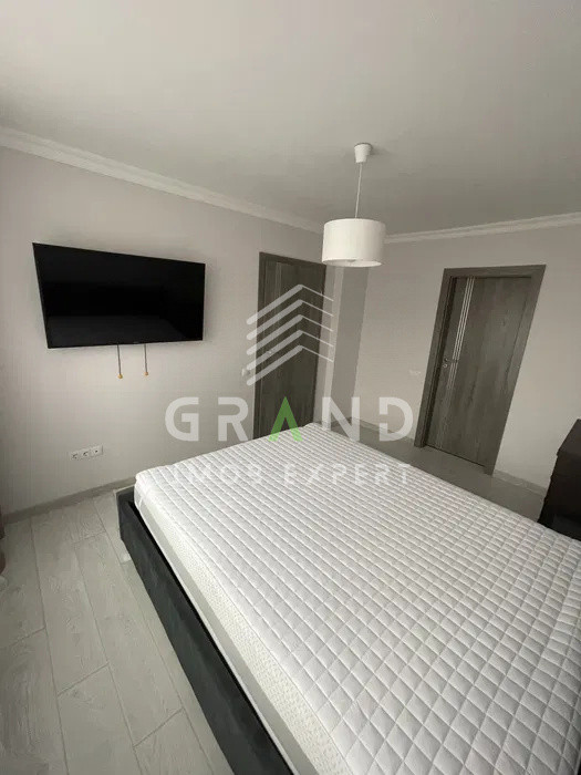 Ap 3 camere/ 2 BAI/ PARCARE SUBTERANA/ BALCON/ zona Calea Baciului