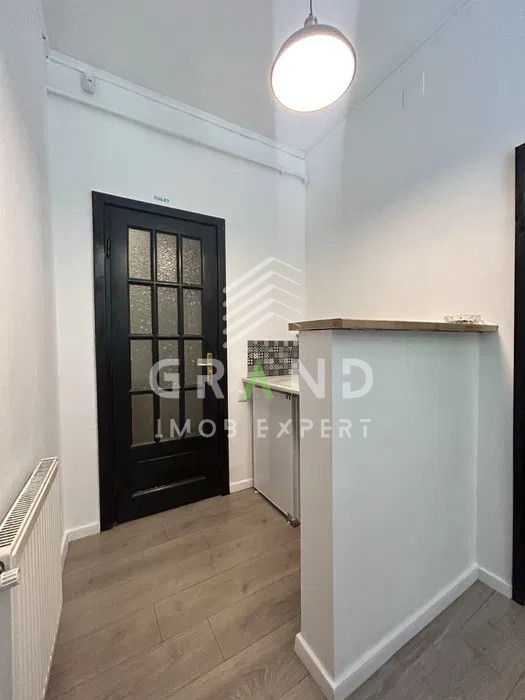 SPATIU PENTRU BIROURI/ 2 INCAPERI/ PARCARE, zona Semicentral/Decebal