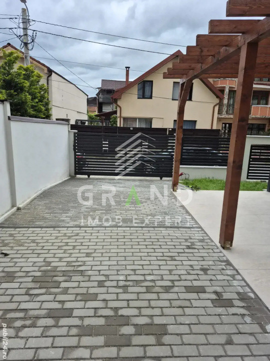Imobil Comercial de Închiriat – Spațiu Generos, Potrivit pentru Sediu de Firmă
