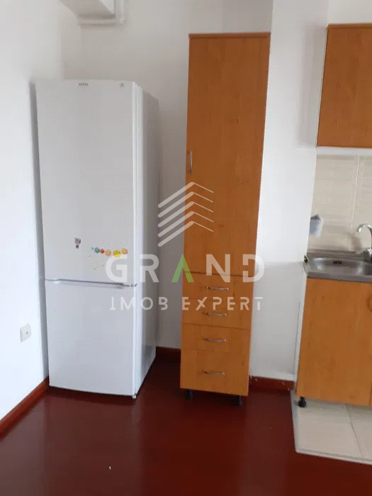 Ocazie! 2 camere, balcon generos, mobilat – Baciu, lângă stație și magazine