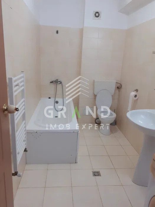 Ocazie! 2 camere, balcon generos, mobilat – Baciu, lângă stație și magazine
