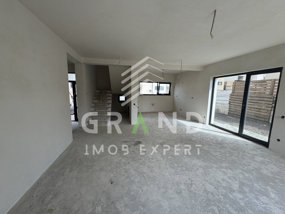 OPORTUNITATE!Casa individuala,4 camere,3 BAI,TERASA,GARAJ,zona Dezmir