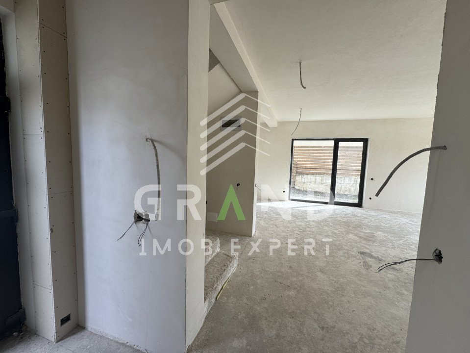 OPORTUNITATE!Casa individuala,4 camere,3 BAI,TERASA,GARAJ,zona Dezmir