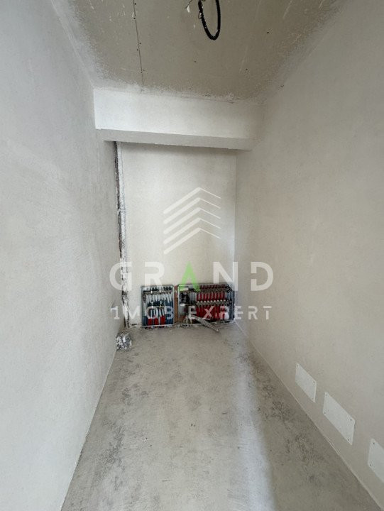 OPORTUNITATE!Casa individuala,4 camere,3 BAI,TERASA,GARAJ,zona Dezmir