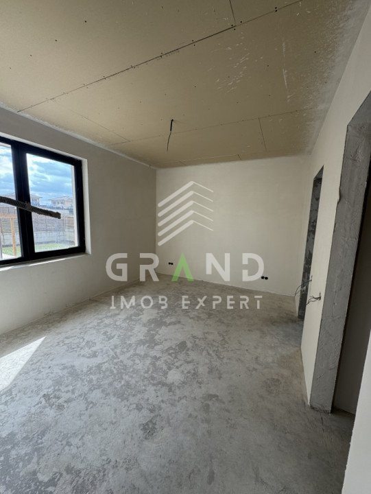 OPORTUNITATE!Casa individuala,4 camere,3 BAI,TERASA,GARAJ,zona Dezmir