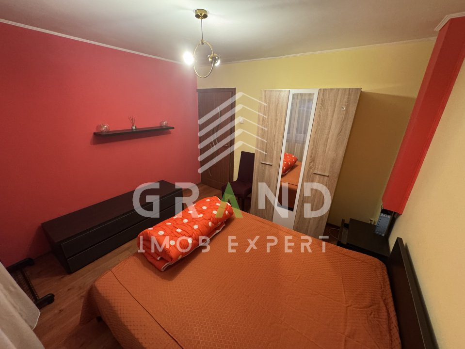 Apartament 3 camere de închiriat–Zorilor, Str. Lunii