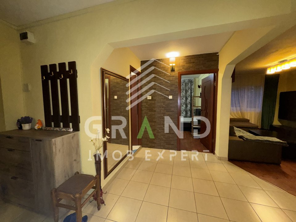 Apartament 3 camere de închiriat–Zorilor, Str. Lunii
