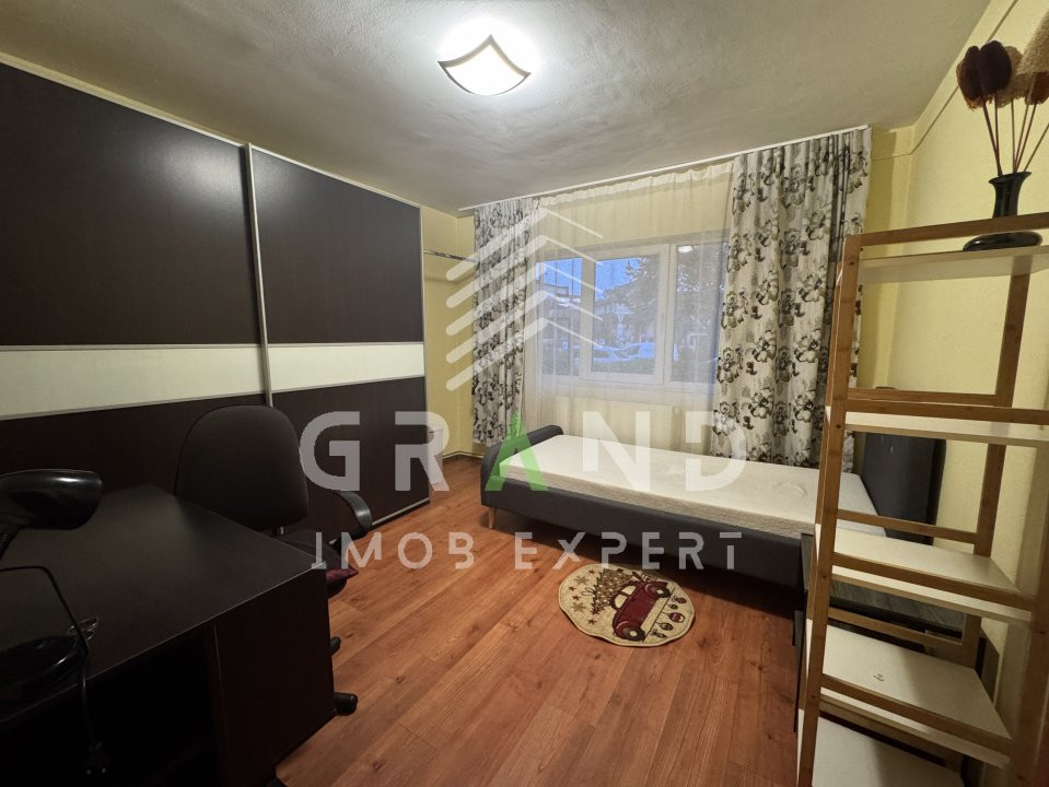 Apartament 3 camere de închiriat–Zorilor, Str. Lunii