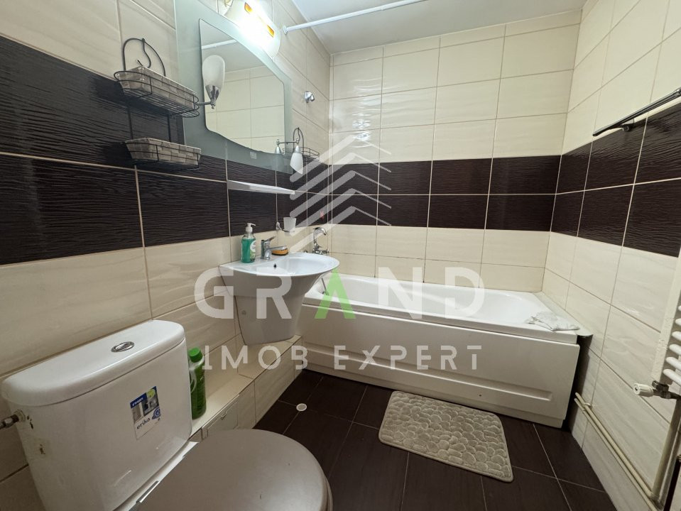 Apartament 3 camere de închiriat–Zorilor, Str. Lunii