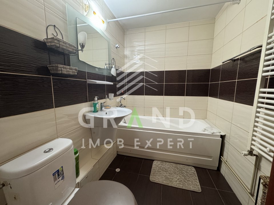 Apartament 3 camere de închiriat–Zorilor, Str. Lunii