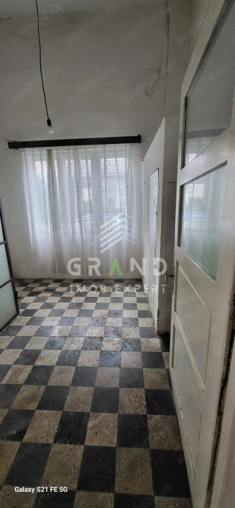 „Apartament cu intrare din bulevard, 3 camere + pivniță 23 m², ultracentral-Cluj