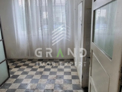 „Apartament cu intrare din bulevard, 3 camere + pivniță 23 m², ultracentral-Cluj