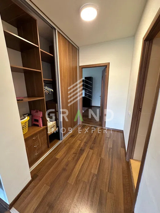 Ap 2 camere, 2 BALCOANE, PARCARE, zona Europa
