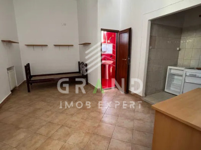 GARSONIERA ECONOMA, TERASA COMUNA, ZONA CENTRU/UMF
