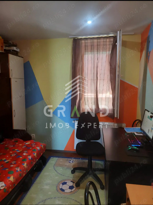 Living spațios + curte comună cu pomi, foisor și grătar – perfect pentru familie