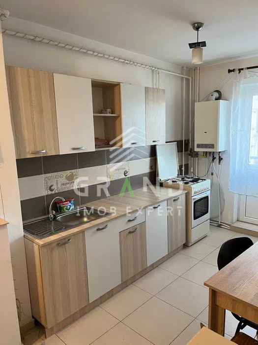 Ap 2 camere DECOMANDAT, BALCON, zona Manastur