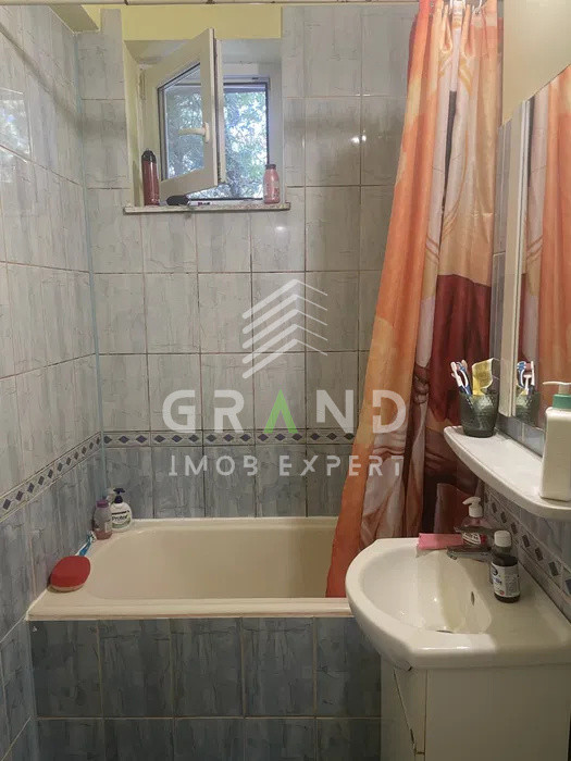 Ap 2 camere DECOMANDAT, BALCON, zona Plopilor/Platinia