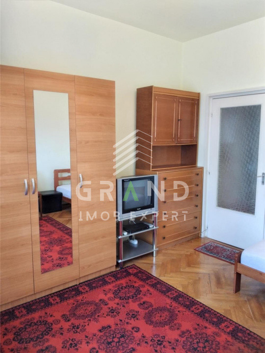 Ap. cu două camere decomandate, zona Prefectură –ultracentral Cluj -fara parcare