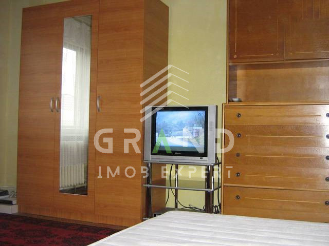 Ap. cu două camere decomandate, zona Prefectură –ultracentral Cluj -fara parcare